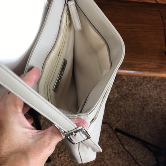 PRESTON & YORK - Picture 4 of 10